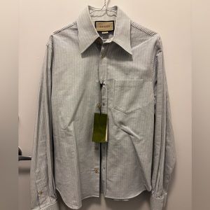 Brand new gucci shirt , with tag , size M, 39 
Never worn
100% authentic